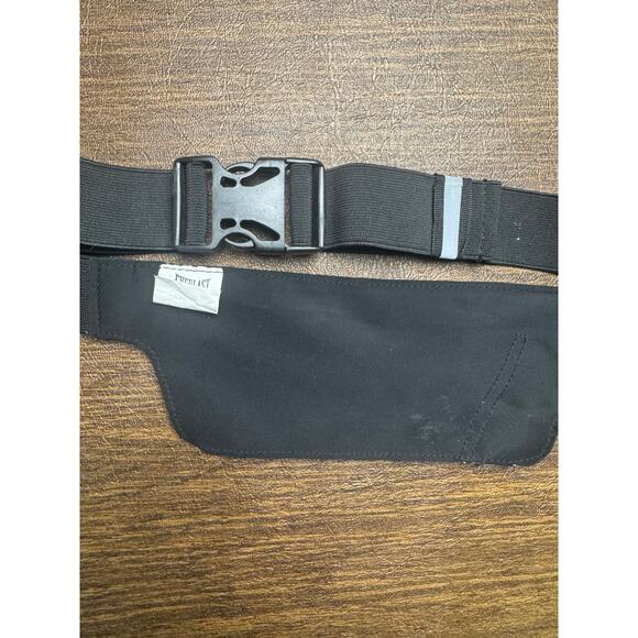 Everlast Black Running Travel Gym Concert Active Small Lightweight Belt Bag - Picture 2 of 5